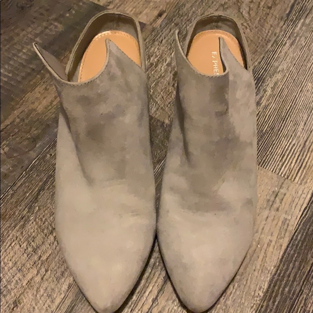 Gray suede pointed booties